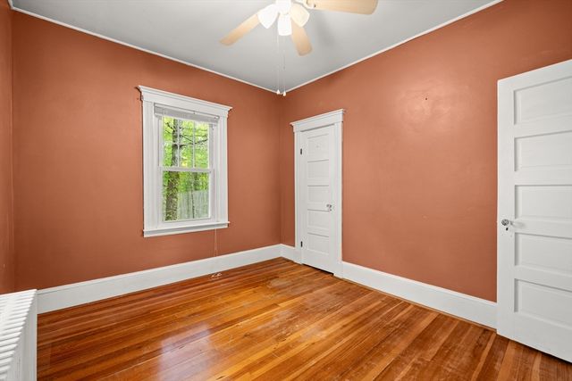 955 Middle Rd, Acushnet, MA 02743