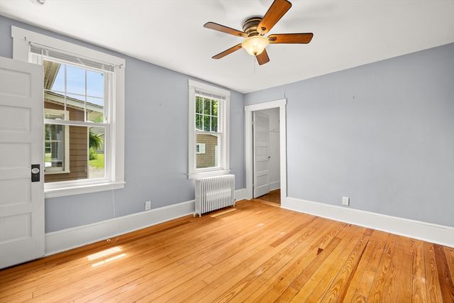 955 Middle Rd, Acushnet, MA 02743
