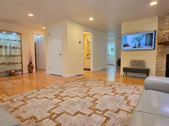 84 W Union St, Ashland, MA 01721