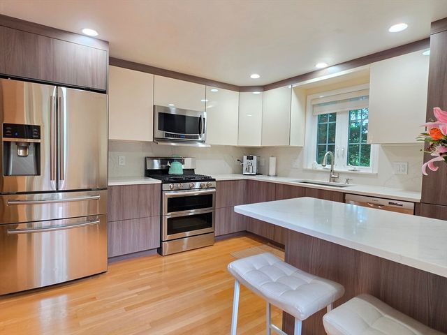 84 W Union St, Ashland, MA 01721