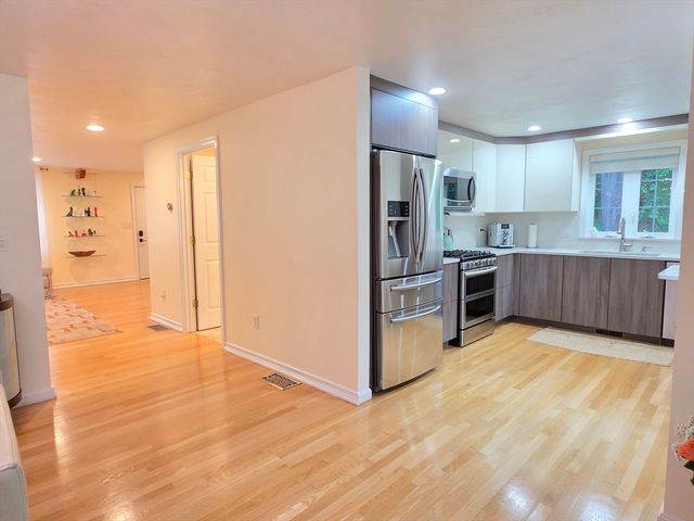 84 W Union St, Ashland, MA 01721