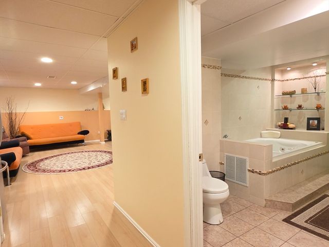 84 W Union St, Ashland, MA 01721