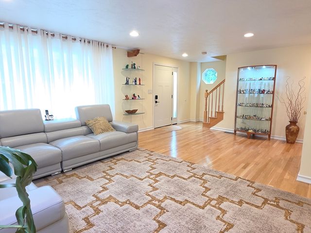 84 W Union St, Ashland, MA 01721