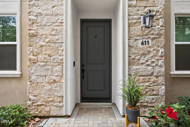 611 Winchester Drive, Oxnard, CA 93036