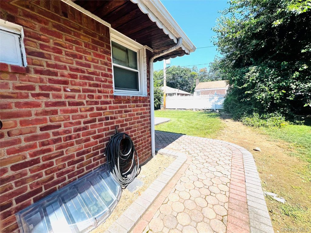 819 Dean Drive, Baldwin, NY 11510 — photo 2