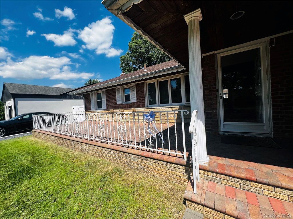 819 Dean Drive, Baldwin, NY 11510 — photo 4