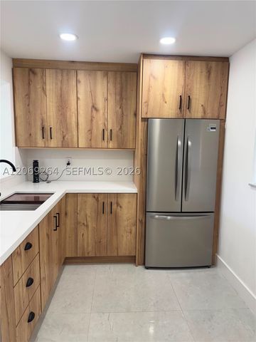 8635 NW 8th St 413, Miami, FL 33126