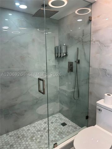 8635 NW 8th St 413, Miami, FL 33126