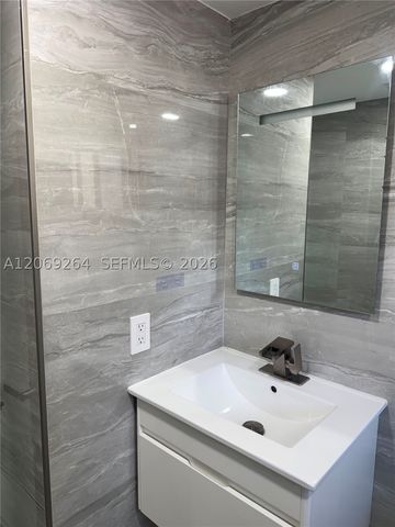 8635 NW 8th St 413, Miami, FL 33126