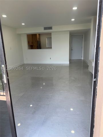 8635 NW 8th St 413, Miami, FL 33126