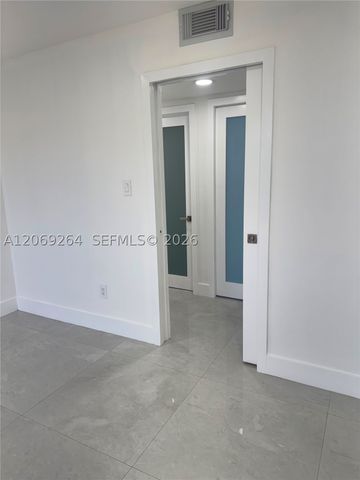 8635 NW 8th St 413, Miami, FL 33126