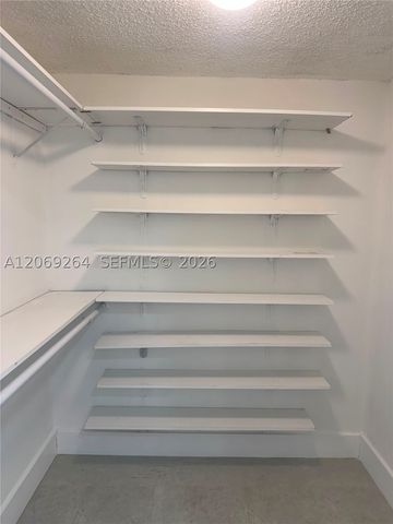 8635 NW 8th St 413, Miami, FL 33126