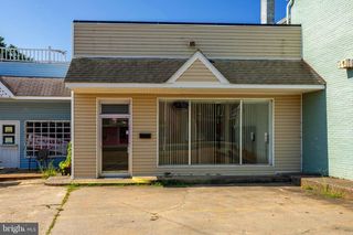 30 E MAIN ST, Luray, VA 22835