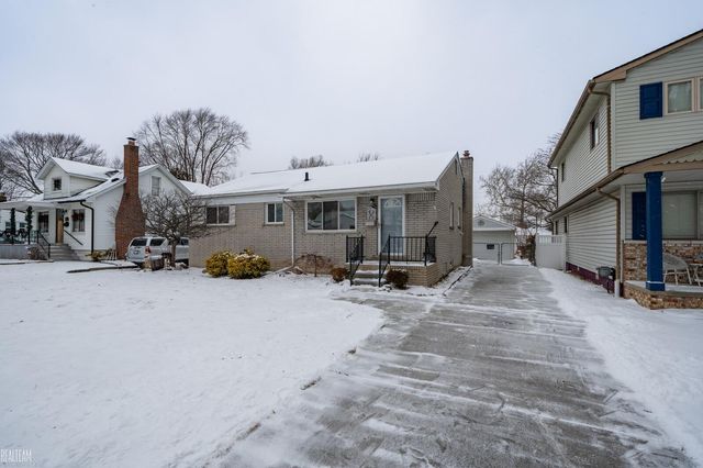 22411 Lanse Street, St Clair Shores, MI 48081