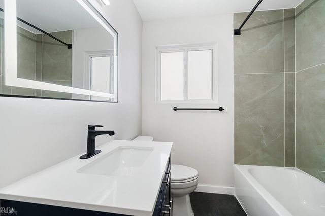 22411 Lanse Street, St Clair Shores, MI 48081