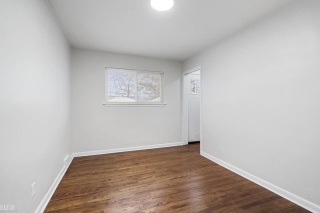 22411 Lanse Street, St Clair Shores, MI 48081