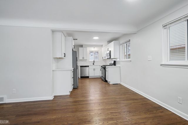 22411 Lanse Street, St Clair Shores, MI 48081