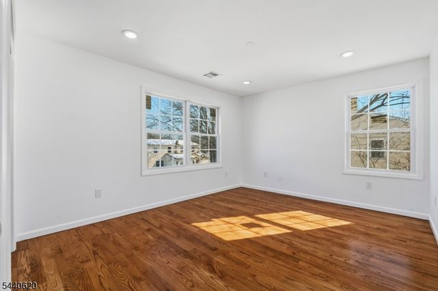 31 Davis Ave, Franklin Twp., NJ 08873