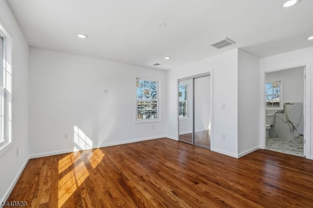 31 Davis Ave, Franklin Twp., NJ 08873