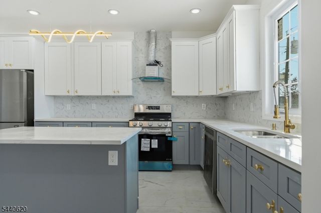 31 Davis Ave, Franklin Twp., NJ 08873