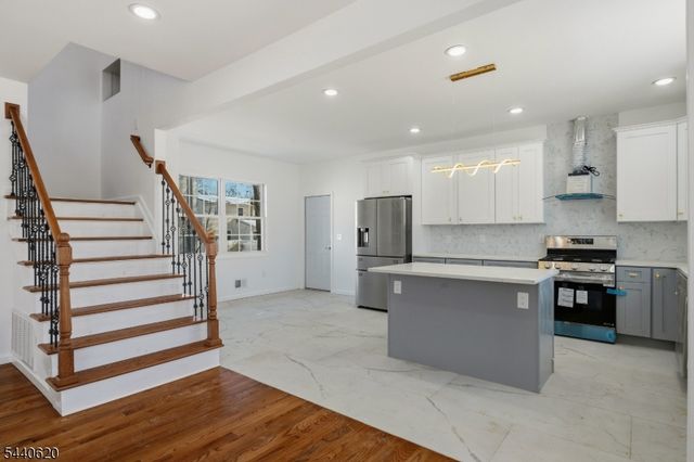 31 Davis Ave, Franklin Twp., NJ 08873