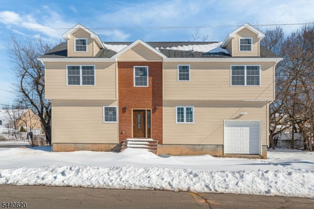 31 Davis Ave, Franklin Twp., NJ 08873