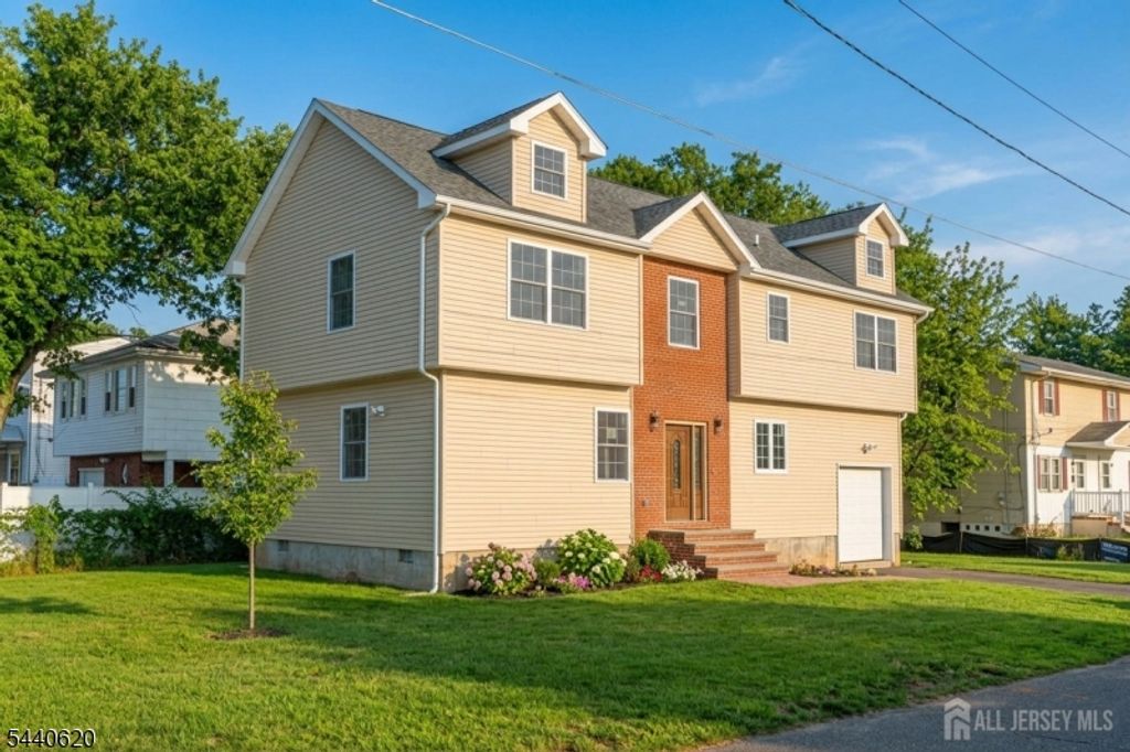 31 Davis Ave, Franklin Twp., NJ 08873 — photo 2