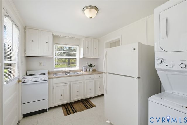 11014 Cedar Ln, Glen Allen, VA 23059