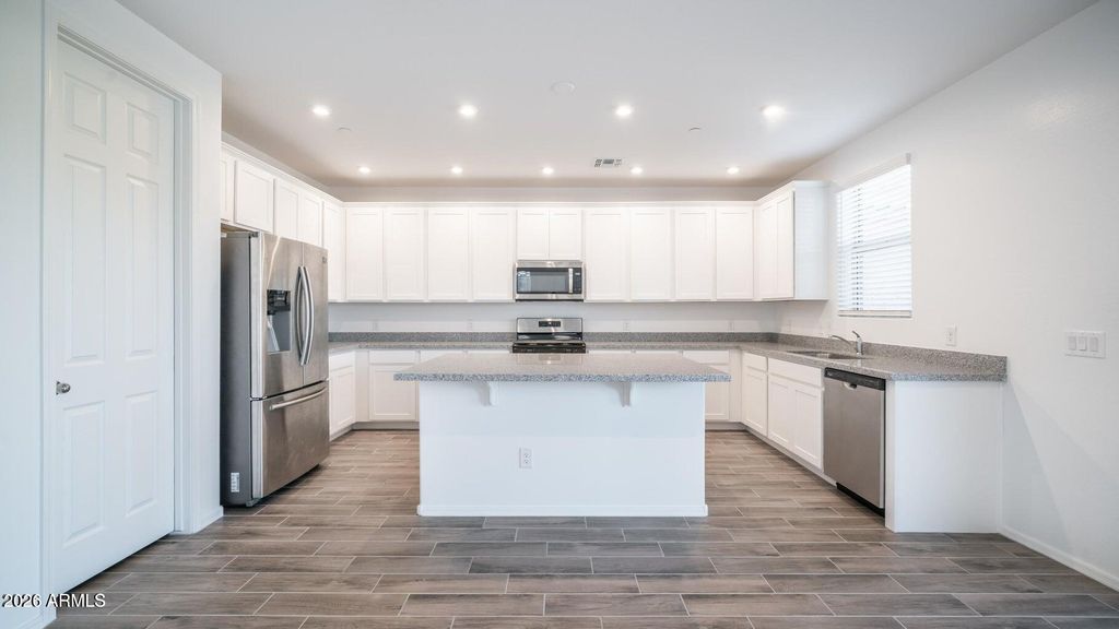 13370 W EAGLE FEATHER Road, Peoria, AZ 85383 — photo 5