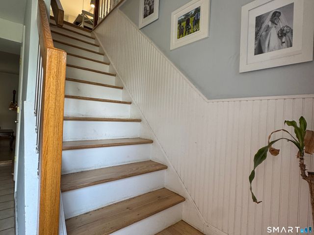 9 Oakledge Circle, Norwalk, CT 06854