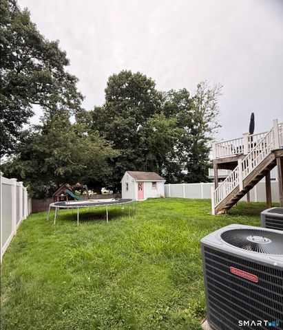9 Oakledge Circle, Norwalk, CT 06854