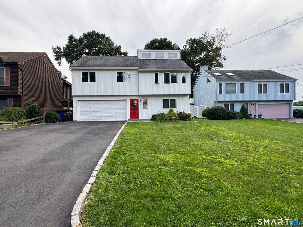 9 Oakledge Circle, Norwalk, CT 06854