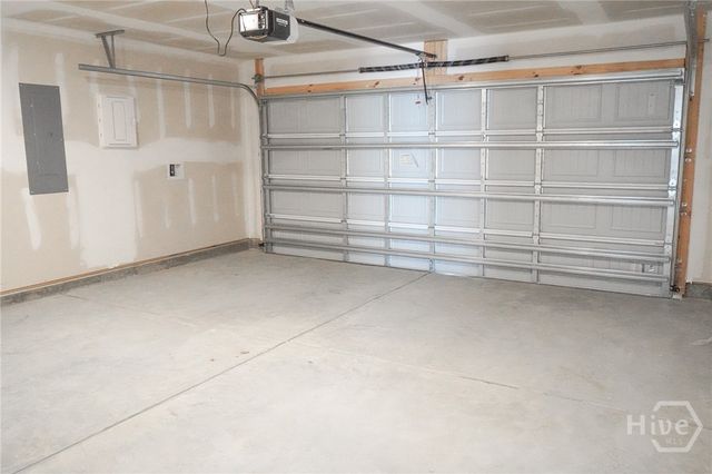 416 Coconut Drive, Bloomingdale, GA 31302