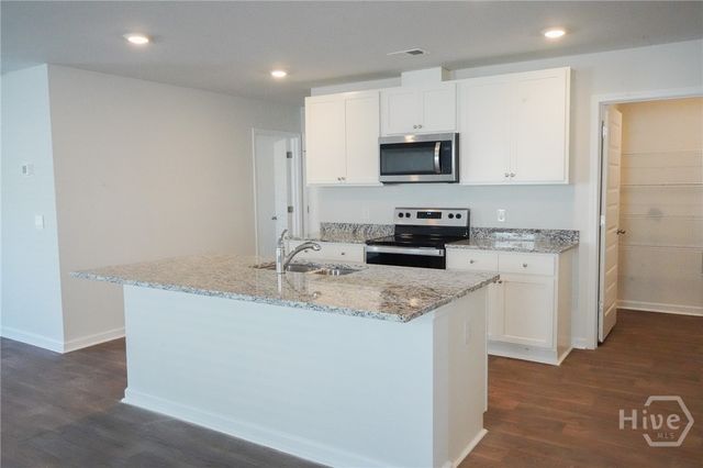 416 Coconut Drive, Bloomingdale, GA 31302