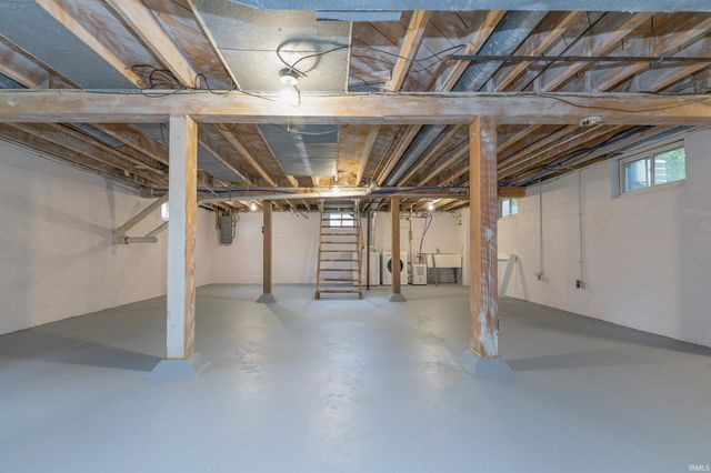 321 W Johnson Road, Laporte, IN 46350