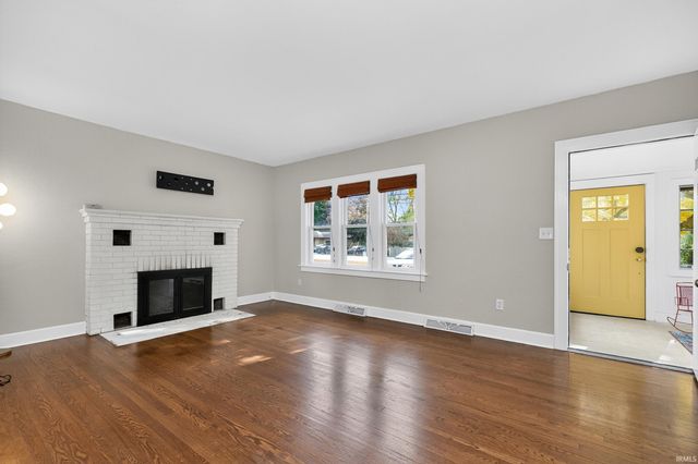 321 W Johnson Road, Laporte, IN 46350