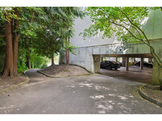 790 Se WEBBER St 310, Portland, OR 97202