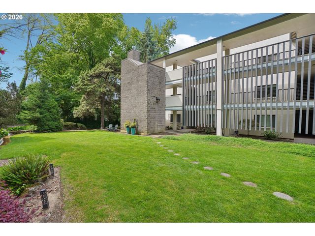 790 Se WEBBER St 310, Portland, OR 97202