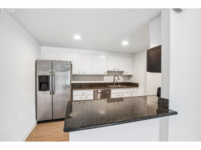790 Se WEBBER St 310, Portland, OR 97202