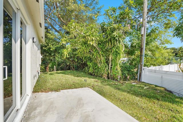 7874 Griswold Street, Lantana, FL 33462