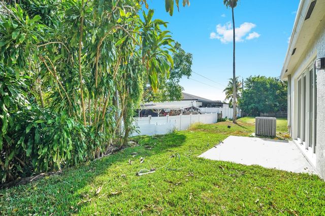 7874 Griswold Street, Lantana, FL 33462