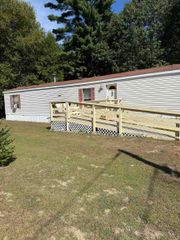 162 Morways Park `162 Pebblewood Drive, Charlestown, NH 03603