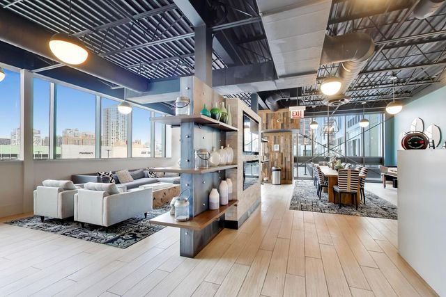 650 W WAYMAN Street 404C, Chicago, IL 60661