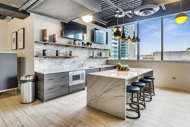 650 W WAYMAN Street 404C, Chicago, IL 60661