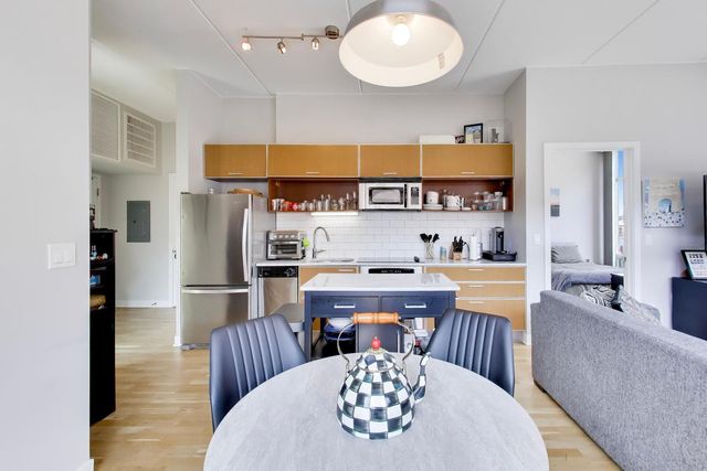 650 W WAYMAN Street 404C, Chicago, IL 60661