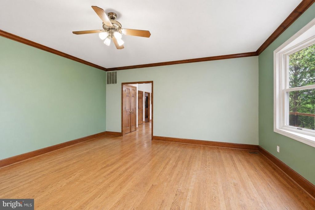 Image 18 of property listing at 22301 FLINTRIDGE DR, Brookeville, MD 20833