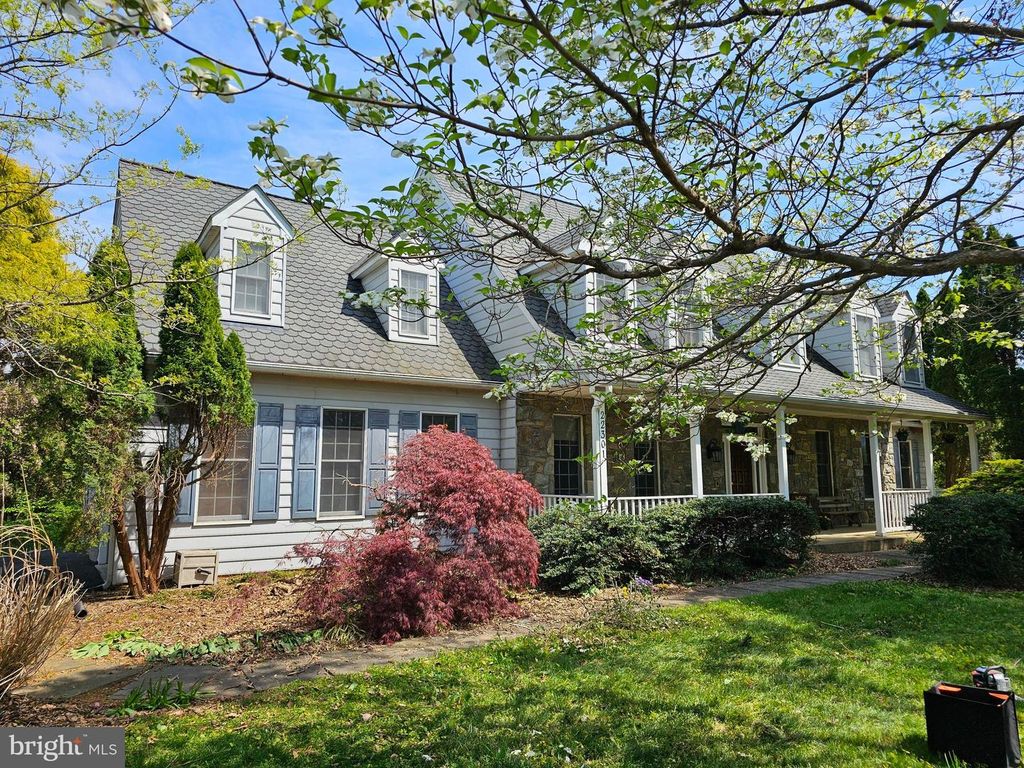 Image 2 of property listing at 22301 FLINTRIDGE DR, Brookeville, MD 20833