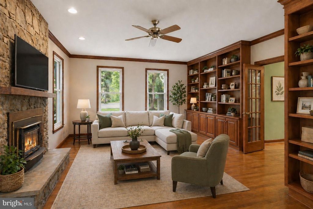 Image 22 of property listing at 22301 FLINTRIDGE DR, Brookeville, MD 20833