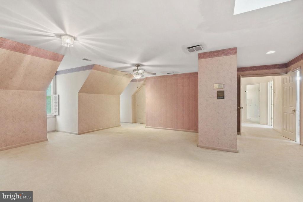 Image 31 of property listing at 22301 FLINTRIDGE DR, Brookeville, MD 20833