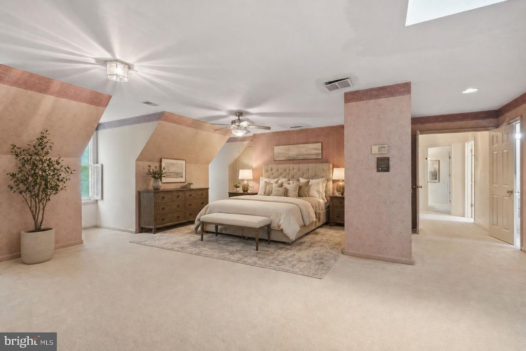 Image 32 of property listing at 22301 FLINTRIDGE DR, Brookeville, MD 20833
